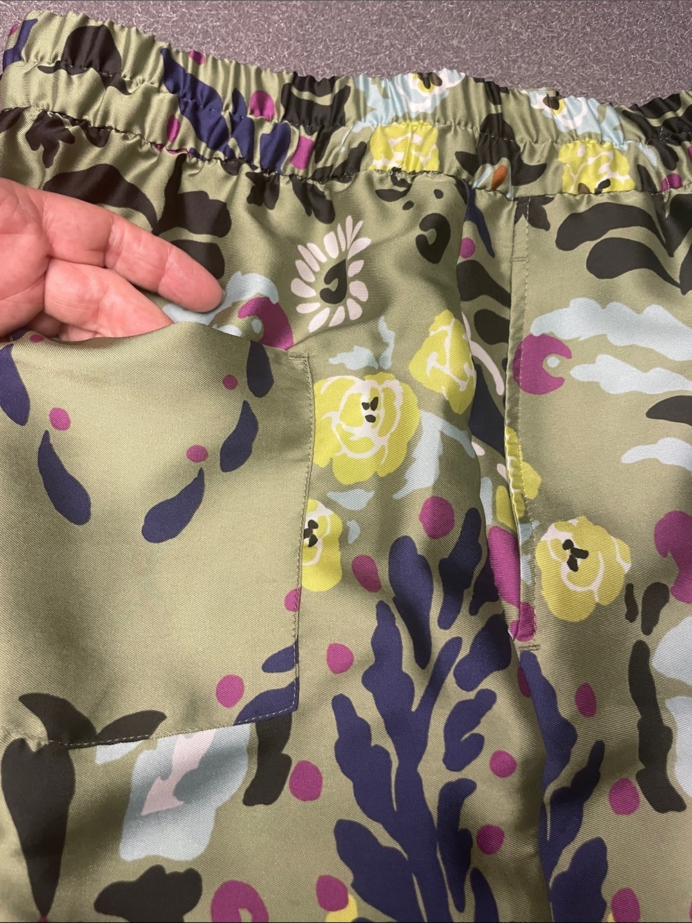 Zara Olive Green Floral Camouflage Satin flowy pants with Purple Accents - Picture 8 of 10
